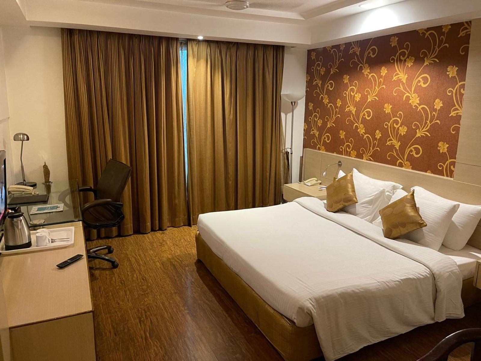 Hotel Amer Green'S Bhopal Bagian luar foto