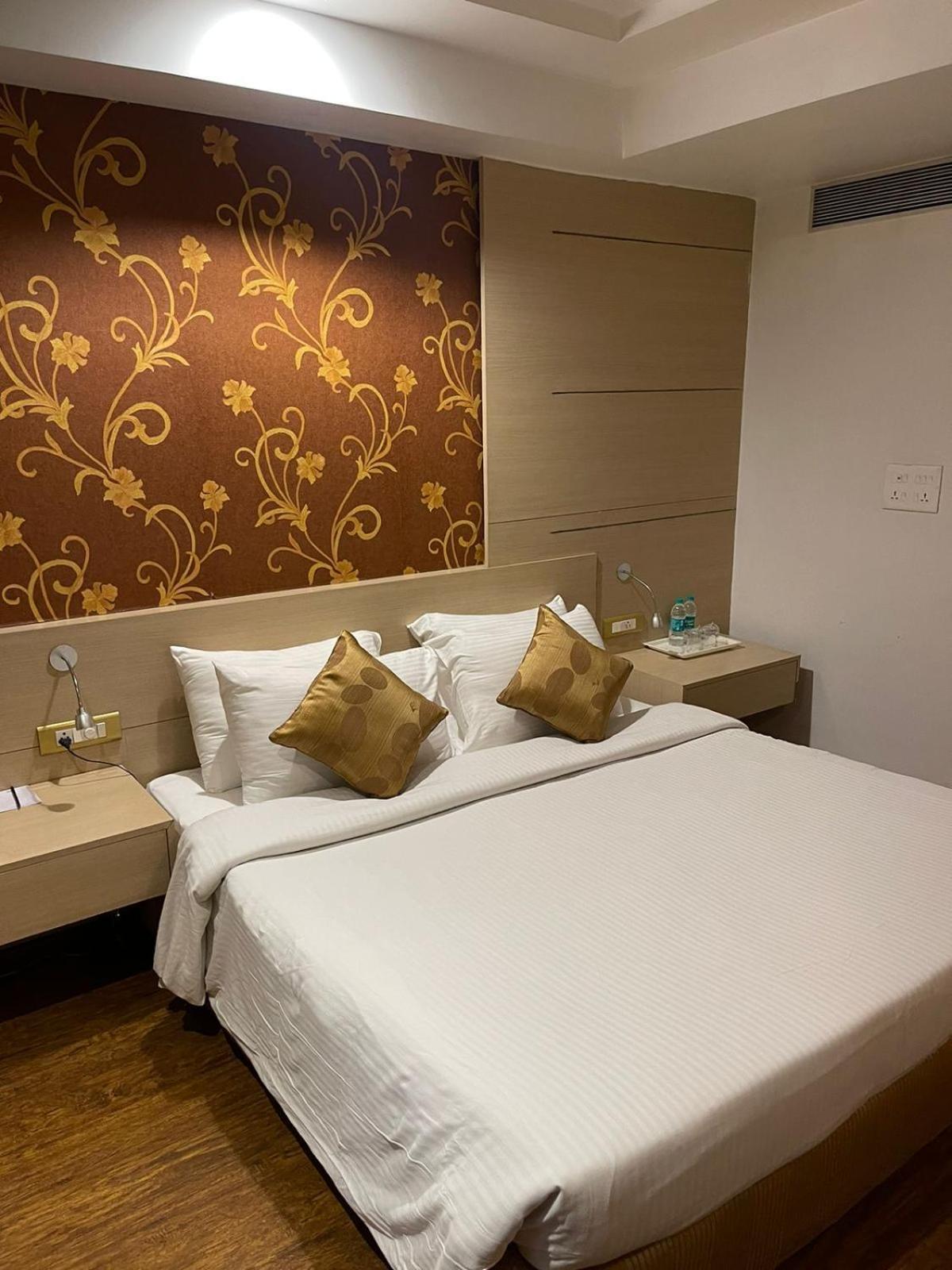 Hotel Amer Green'S Bhopal Bagian luar foto