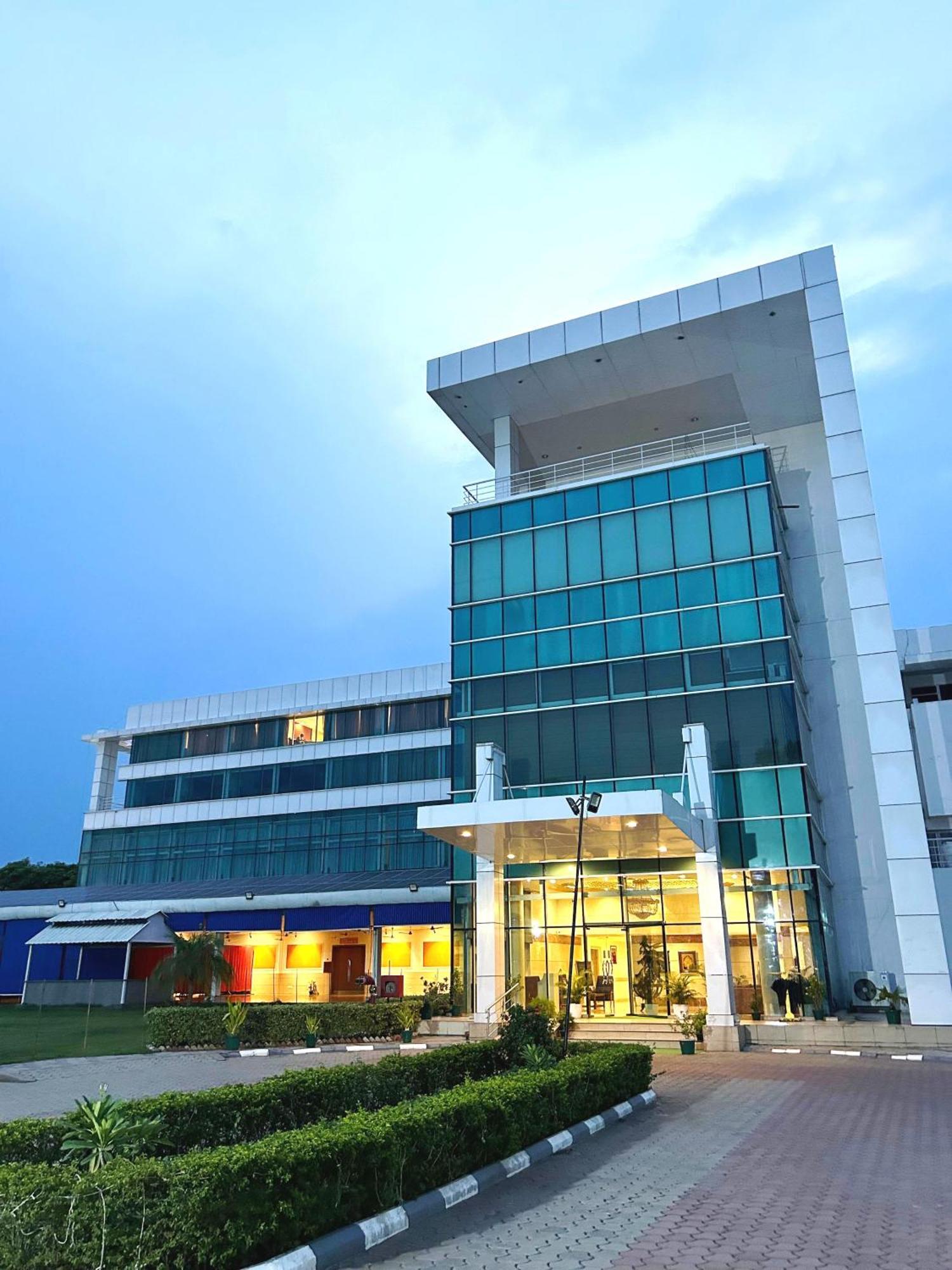Hotel Amer Green'S Bhopal Bagian luar foto