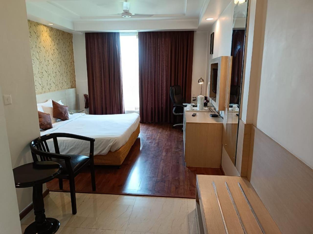 Hotel Amer Green'S Bhopal Bagian luar foto