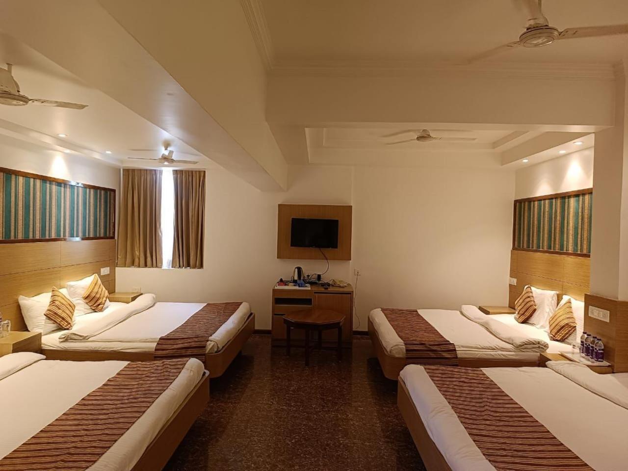 Hotel Amer Green'S Bhopal Bagian luar foto